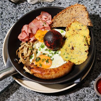 Английский завтрак в Sweetheart по цене 945 ₽