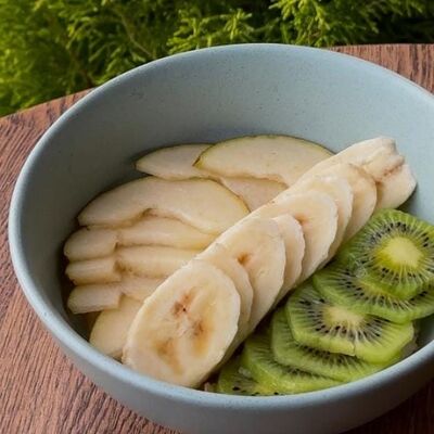 Каша овсяная с сезонными фруктами в Stories по цене 335 ₽