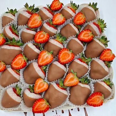 Клубника в шоколаде Киндер Сюрприз L в Мир клубники в шоколаде по цене 6100 ₽