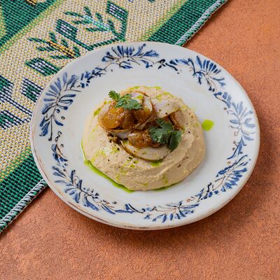 Хумус с индейкой и чатнив Куркума по цене 590 ₽