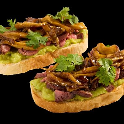 Брускетта с ростбифом и терияки в Августин по цене 390 ₽