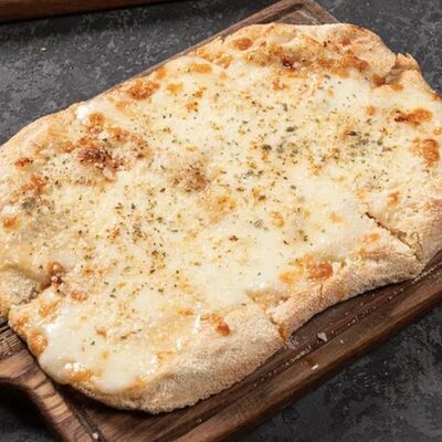 Пинца 4 сыра в Пламя и Вино по цене 990 ₽