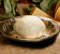 Моцарелла в Сыроварня AndreAle