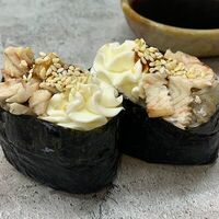 Суши с угрем чиз в Fenix Sushi