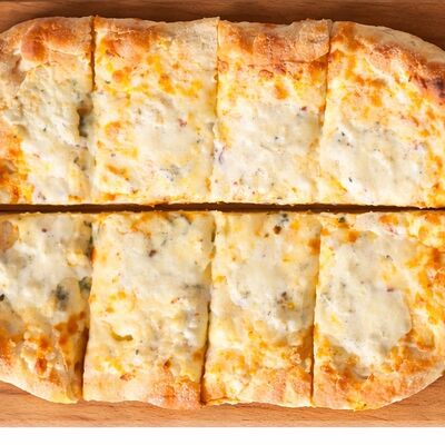 Римская пицца четыре сыра в Chinch по цене 1350 ₽