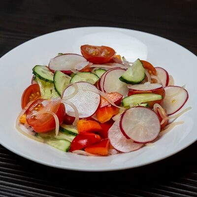 Салат из свежих овощей в Steak Blues по цене 240 ₽