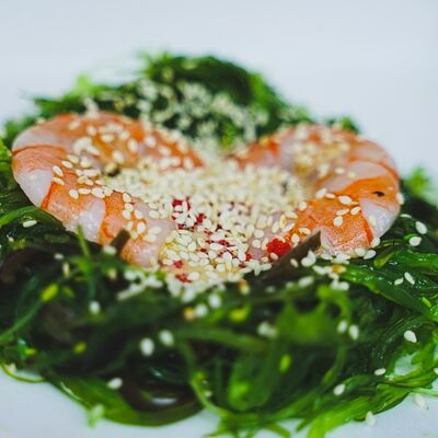 Салат Чука с креветкой в Rolloff по цене 336 ₽