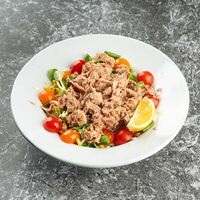 Салат с тунцом в My Dear Kebab