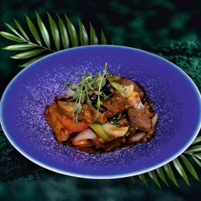 Баклажаны, жаренные с говядиной в LAOBAN по цене 1020 ₽