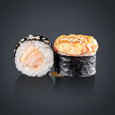 Ролл Запеченный с лососем в Wok & Roll по цене 720 ₽