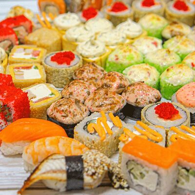 Сет Корпоративный в Food74 Court Суши Пицца по цене 6025 ₽