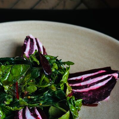 Салат из свеклы с творожным сыромв Тбилисио по цене 540 ₽