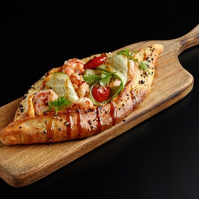 Балтийская лепешка с креветками и битыми огурцами в Про печь по цене 598 ₽