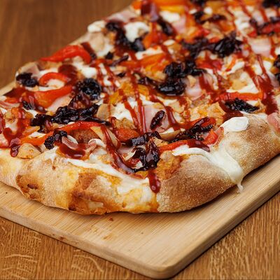 Пицца римская Куриная барбекю в Pizza Roma по цене 800 ₽