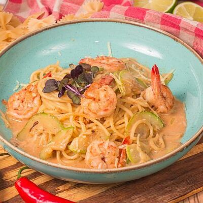 Спагетти с креветками в соусе биск в Луиджи & Тосё по цене 499