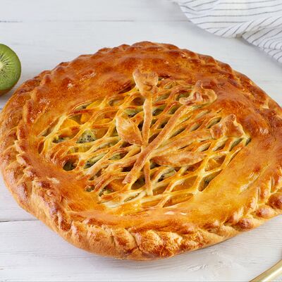 Пирог с киви и персиками в Пекарня Кулинария Пиццерия ОБОЖАЮТВСЕ! по цене 1049 ₽