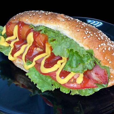 Хот-дог с беконом в Булка и Мясо по цене 340 ₽