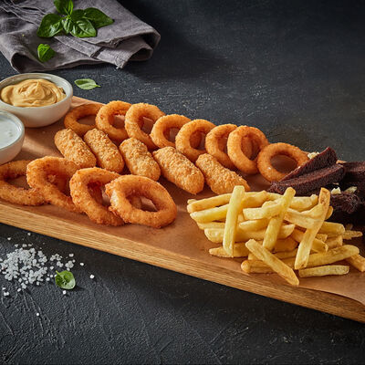 Ассорти закусок в #наУГЛЯХ по цене 990 ₽