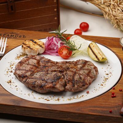 Стейк из cвинoй шейки в Абрамовъ по цене 1320 ₽
