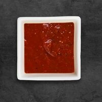 Соус шрирача в TOKO Sushi