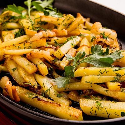 Картошечка по-домашнему с луком в Бумбараш по цене 235 ₽