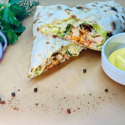 Шаурма Цезарь (семга)в Каролина по цене 429 ₽