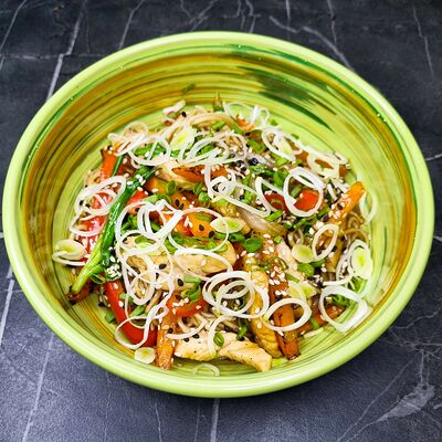 Wok с курицей в Sushitop по цене 350 ₽