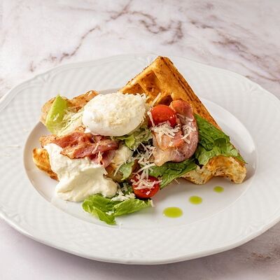 Сырная вафля с беконом в Кофейня Пенка по цене 510 ₽