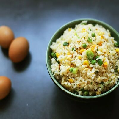 Рис с овощами и с яйцом в Ceylon restaurantbar по цене 500 ₽