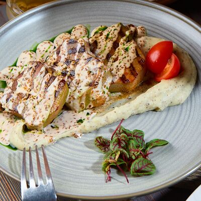 Говяжий язык на гриле под ореховым соусом в Балканский гурман по цене 1200 ₽