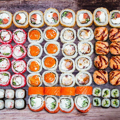 Для большой компании (60 шт) в Робинfood по цене 2799 ₽