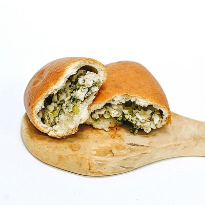 Пирожок с луком и яйцом в Хлеб и сласти по цене 55 ₽