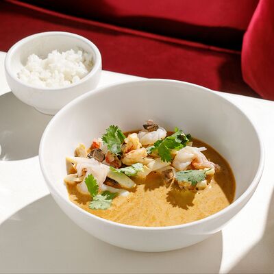 Том ям с кальмаром и креветками в Cristal по цене 950 ₽