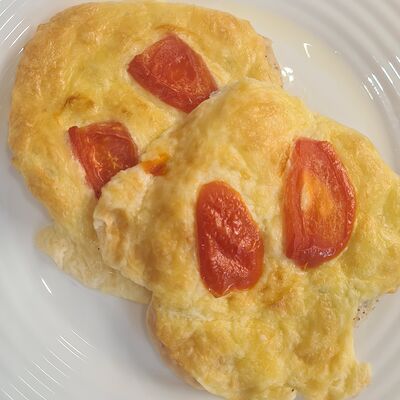 Куриное филе под сыромв Кафе Семейное по цене 225 ₽