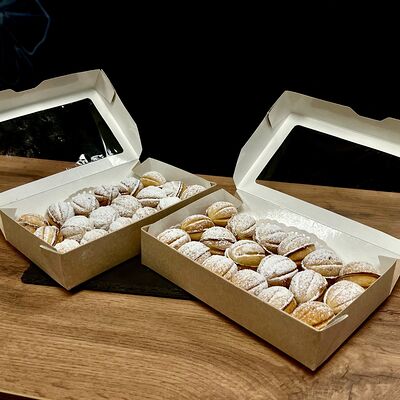 Орешки с вареной сгущенкой 18 шт в Nu Natali Cakes по цене 1260 ₽