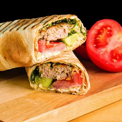 С куриным люля и аджикой в Saray Kebab по цене 410 ₽