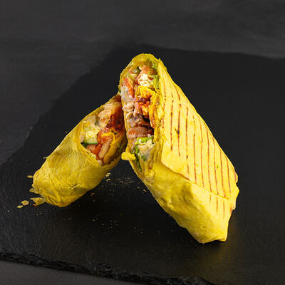 Шаурма Сырная с курицей в Мангал мастер по цене 420 ₽