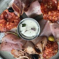 Мясное ассорти в FABRIKA