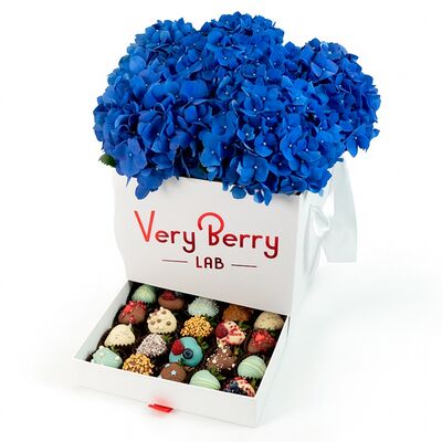 Шкатулка с клубникой и гортензиями L в Клубника в шоколаде VeryBerryLab по цене 14590
