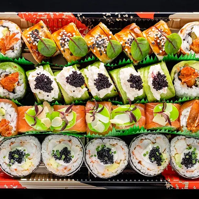 Сет из роллов с креветками в Naomi Sushi по цене 4900 ₽