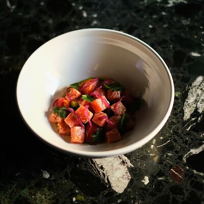 Севиче из лосося с томатами и огурцом в Nuahule по цене 33 р.