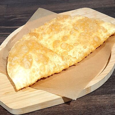 Чебурек с сыром и зеленью в Шашлычная угли по цене 230 ₽