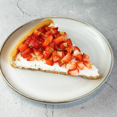 Песочный тарт с клубникой в Потроха по цене 289