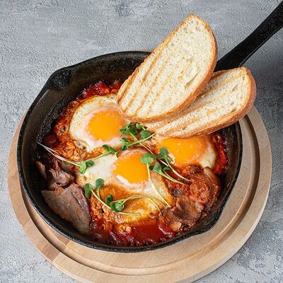 Шакшука с говядиной в Кэрри по цене 530 ₽