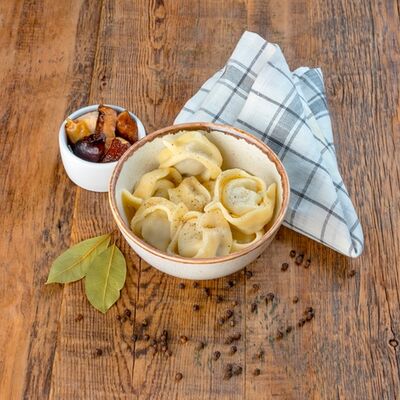 Пельмени таёжные с мясом и белыми грибами в Хинкальная Кацо по цене 230