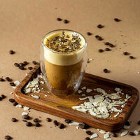Золотой латте в Coffee BOOM Roasters and Bakery