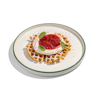 Вафля с кремом и клубникой в Здрасте по цене 600 ₽