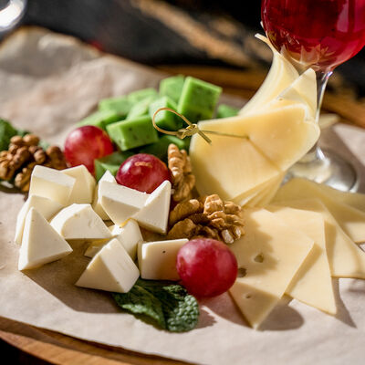 Закуска Сыр-бор в Oзеро гриль по цене 710 ₽