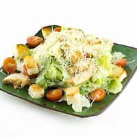 Салат Цезарь с курицей халяль в Апицца