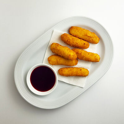 Жареные брусочки из сыра моцарелла в панировке в Атмосфера по цене 630 ₽